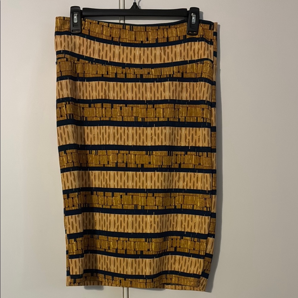 Stylish Tan and Black Patterned Skirt